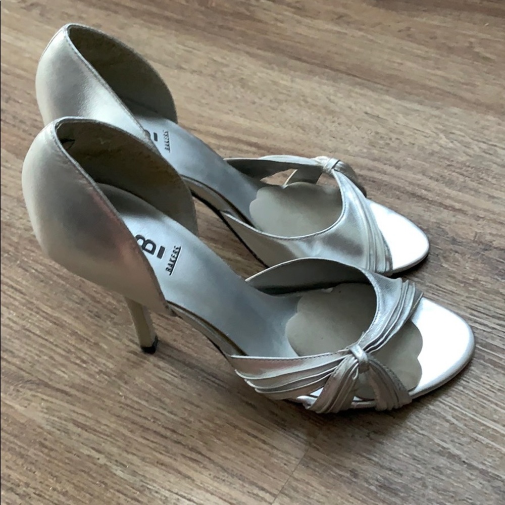 Heels - Picture 2 of 3